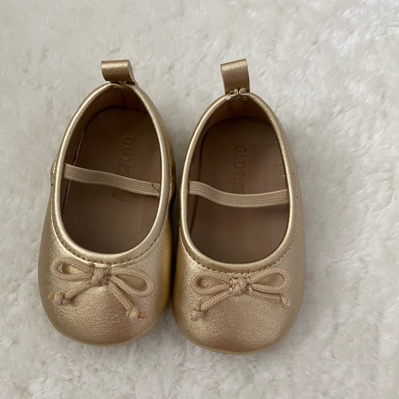 Gold Baby Flats - Picture 1 of 2